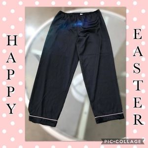 Black silky PJ Bottoms 🖤💗